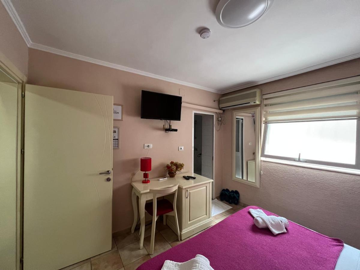 Bujtina Shqiptare Hotel Тирана Екстериор снимка
