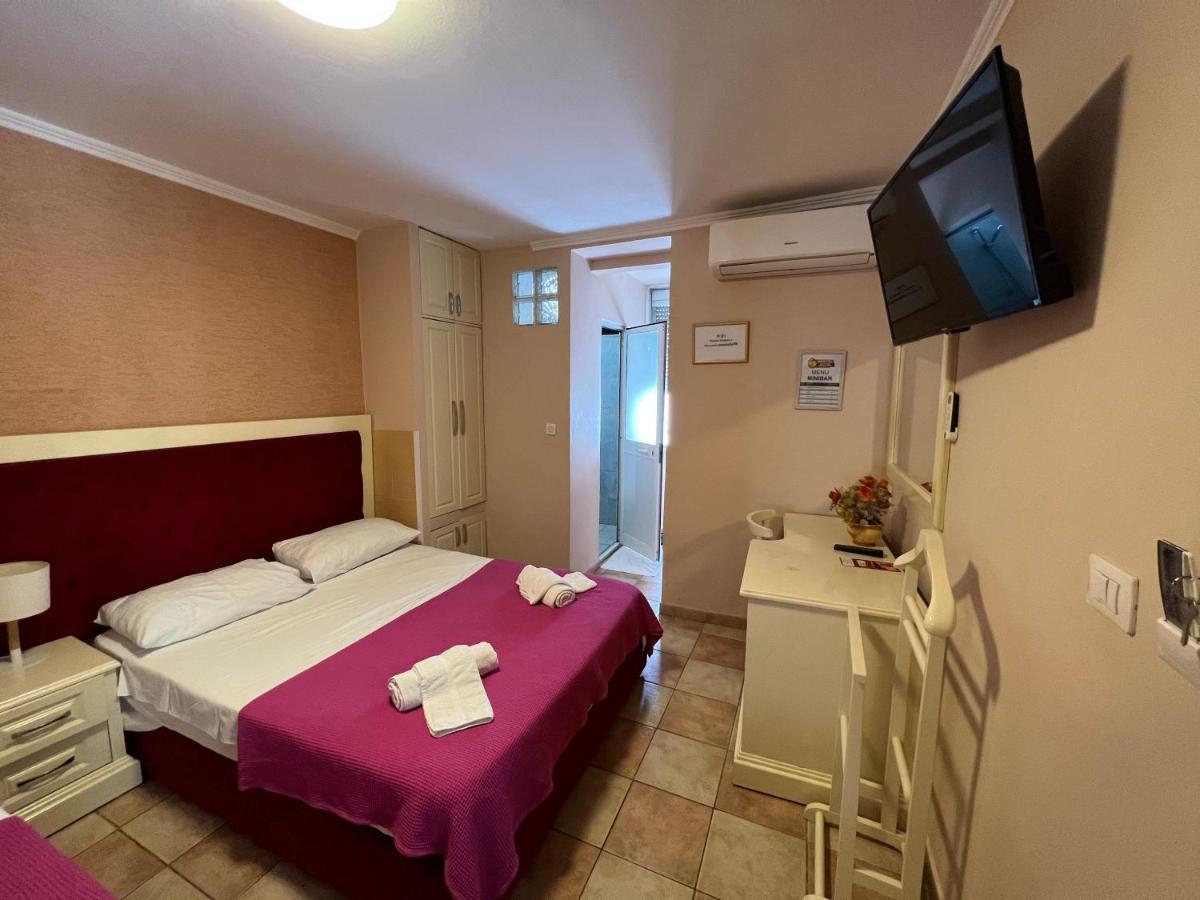 Bujtina Shqiptare Hotel Тирана Екстериор снимка