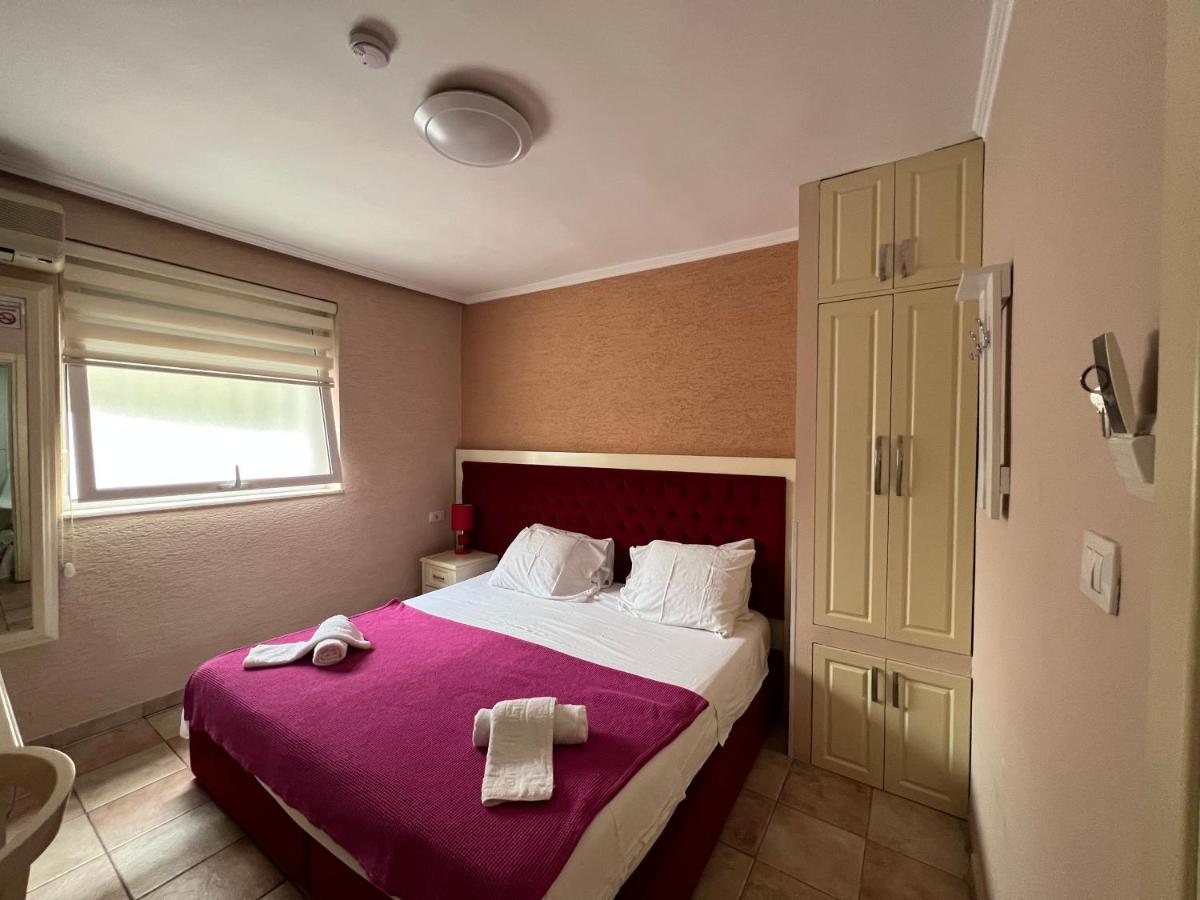 Bujtina Shqiptare Hotel Тирана Екстериор снимка