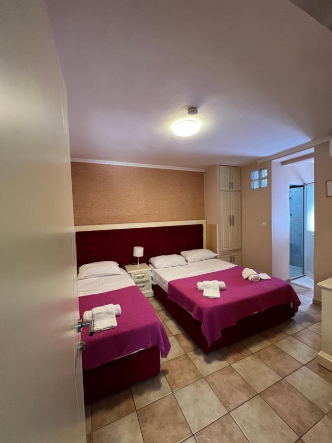 Bujtina Shqiptare Hotel Тирана Екстериор снимка