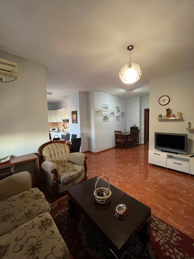 Bujtina Shqiptare Hotel Тирана Екстериор снимка