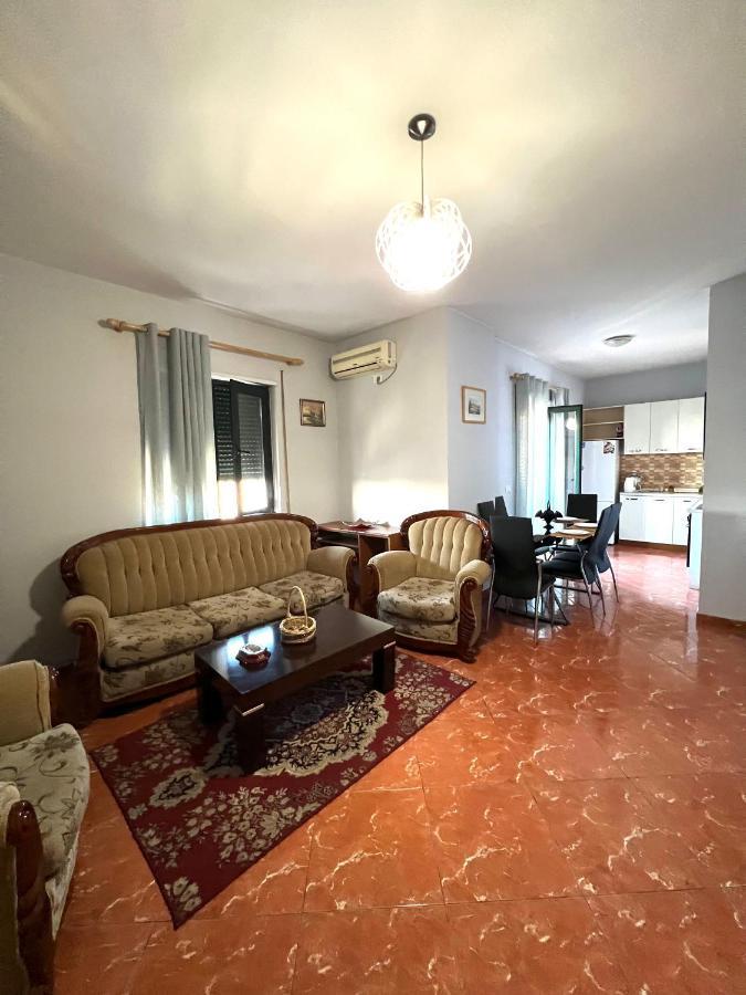Bujtina Shqiptare Hotel Тирана Екстериор снимка