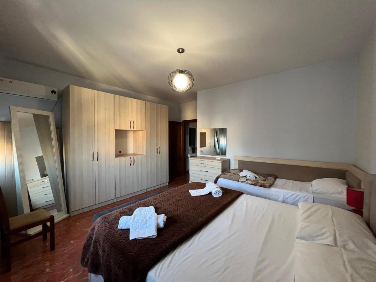 Bujtina Shqiptare Hotel Тирана Екстериор снимка