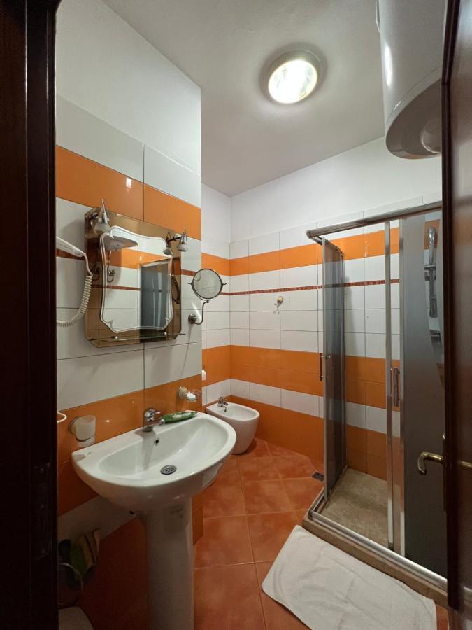 Bujtina Shqiptare Hotel Тирана Екстериор снимка