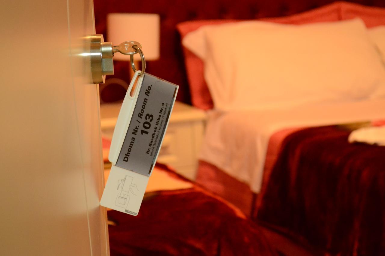 Bujtina Shqiptare Hotel Тирана Екстериор снимка