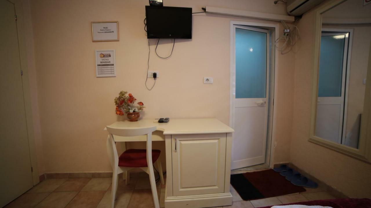 Bujtina Shqiptare Hotel Тирана Екстериор снимка