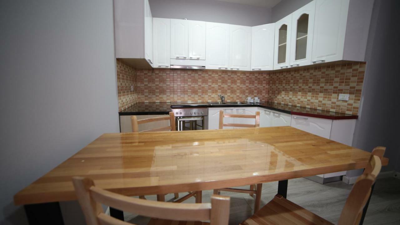 Bujtina Shqiptare Hotel Тирана Екстериор снимка