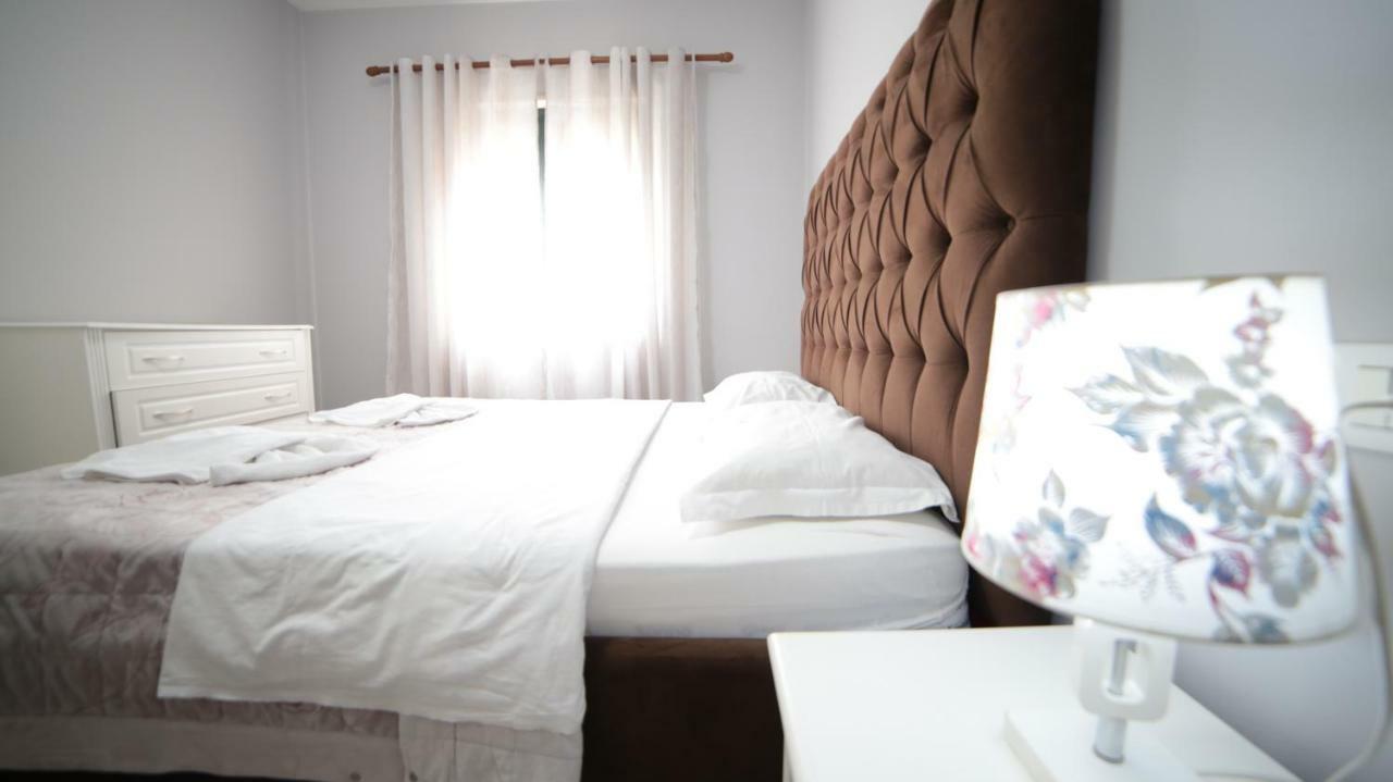 Bujtina Shqiptare Hotel Тирана Екстериор снимка