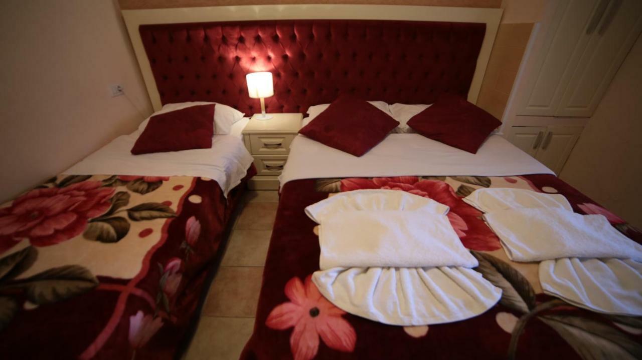 Bujtina Shqiptare Hotel Тирана Екстериор снимка