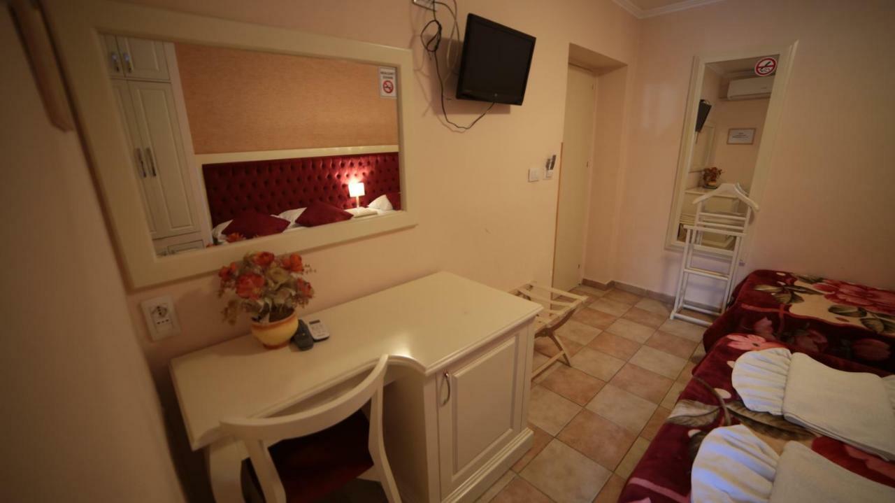 Bujtina Shqiptare Hotel Тирана Екстериор снимка