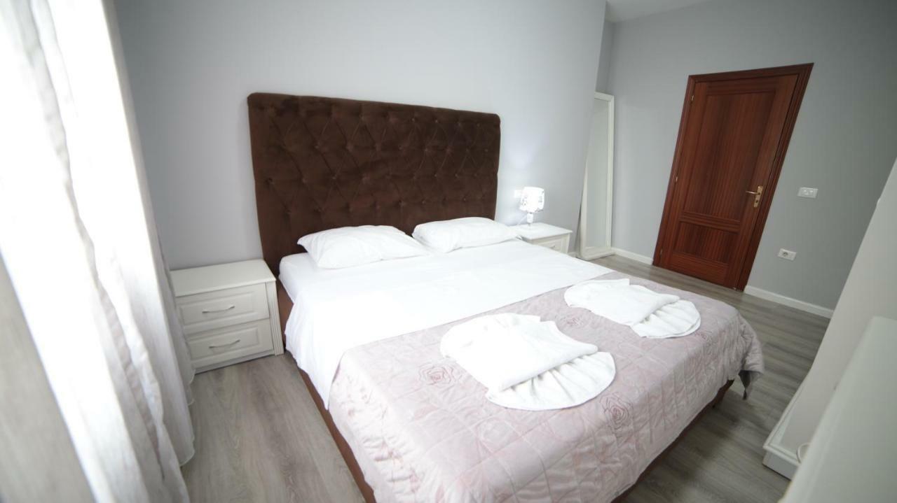 Bujtina Shqiptare Hotel Тирана Екстериор снимка