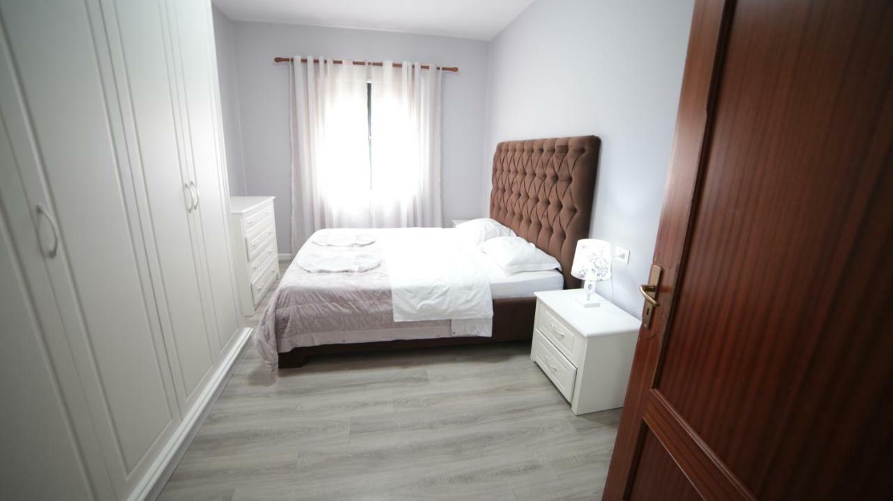 Bujtina Shqiptare Hotel Тирана Екстериор снимка